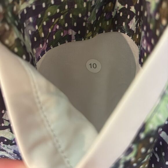 Lululemon Spring Break Away Short Floral Sport White Multi - Picture 5 of 7